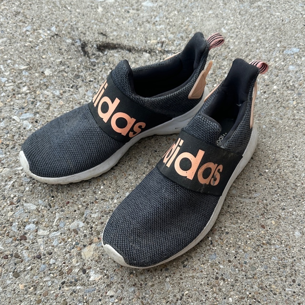 Adidas women’s slip on tennis shoes size 8